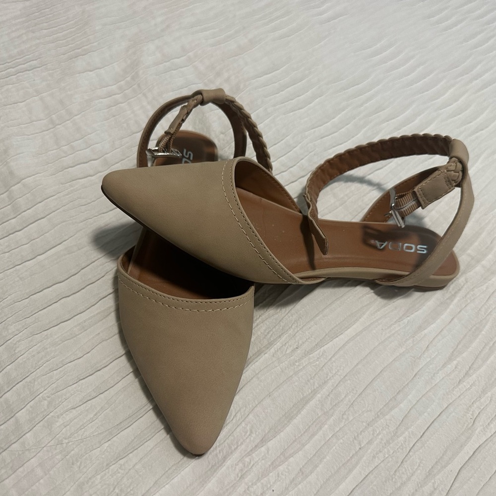 Women's Tan Pointed-Toe Flats